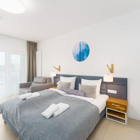 Aquamarina Prima Deluxe Studios With Sea View By Noclegi Renters Мендзиздрое Екстериор снимка