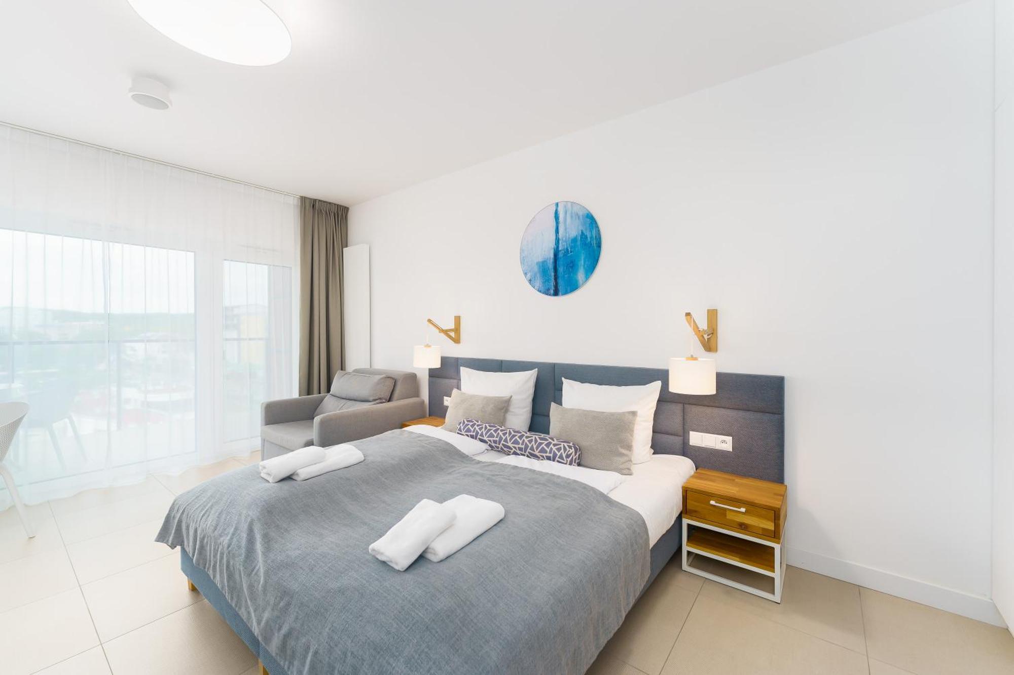 Aquamarina Prima Deluxe Studios With Sea View By Noclegi Renters Мендзиздрое Екстериор снимка
