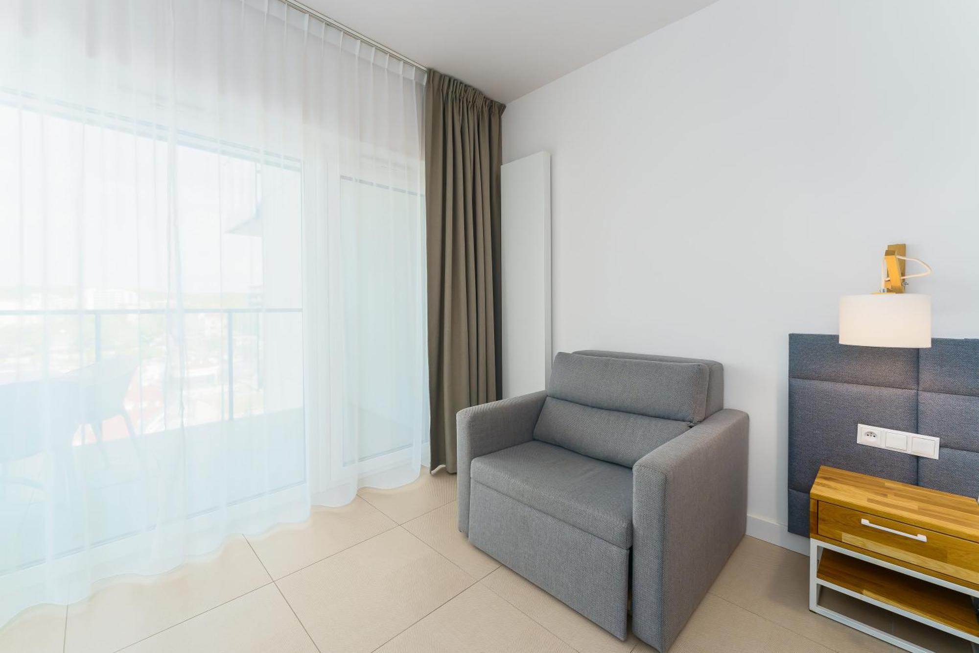 Aquamarina Prima Deluxe Studios With Sea View By Noclegi Renters Мендзиздрое Екстериор снимка