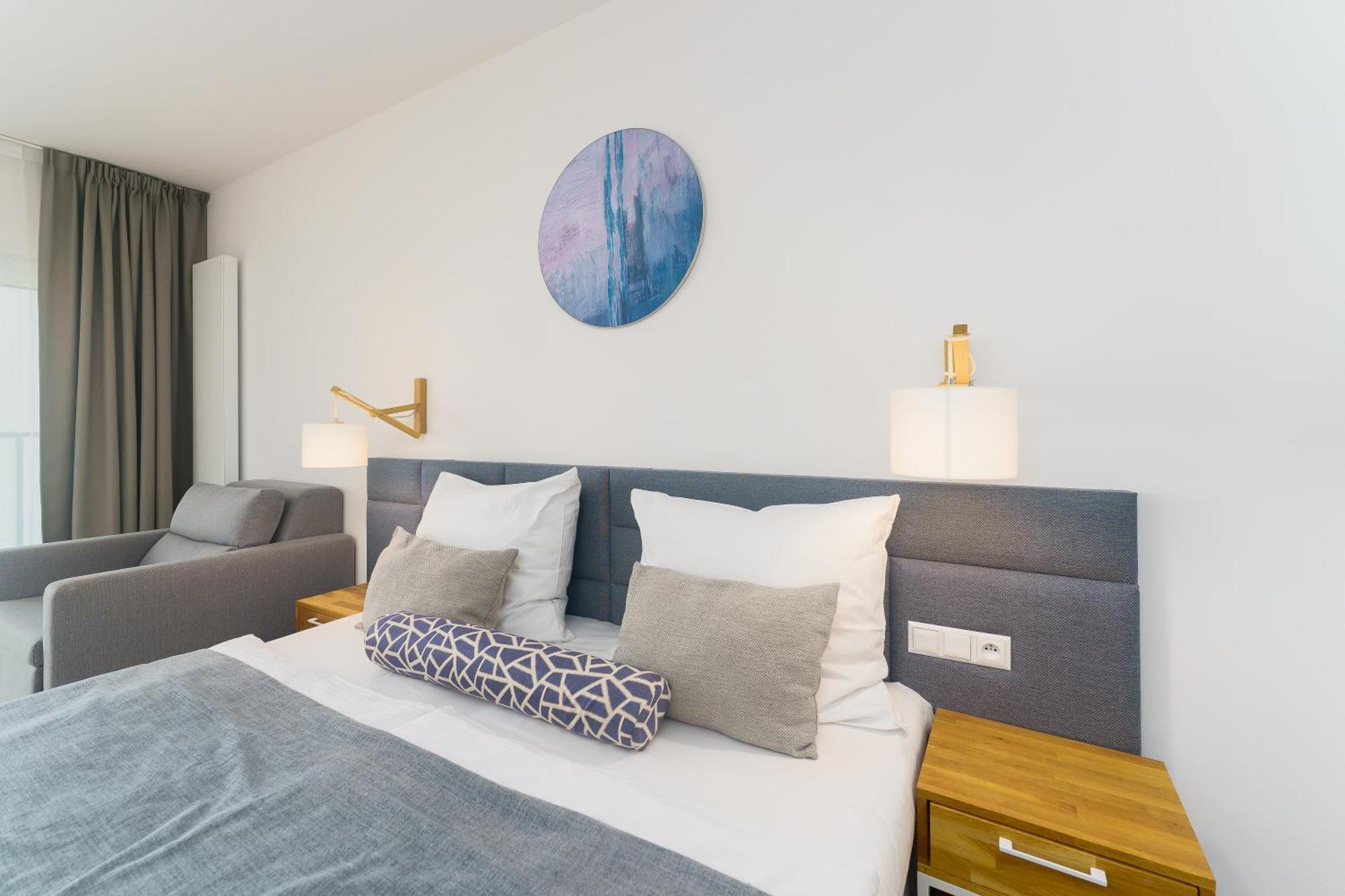 Aquamarina Prima Deluxe Studios With Sea View By Noclegi Renters Мендзиздрое Екстериор снимка