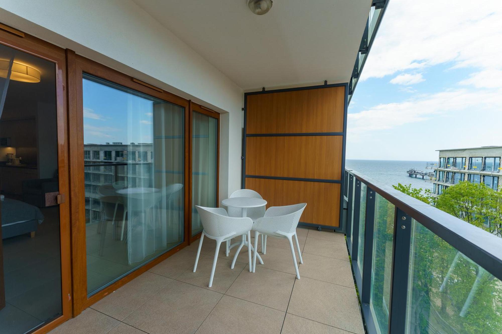 Aquamarina Prima Deluxe Studios With Sea View By Noclegi Renters Мендзиздрое Екстериор снимка