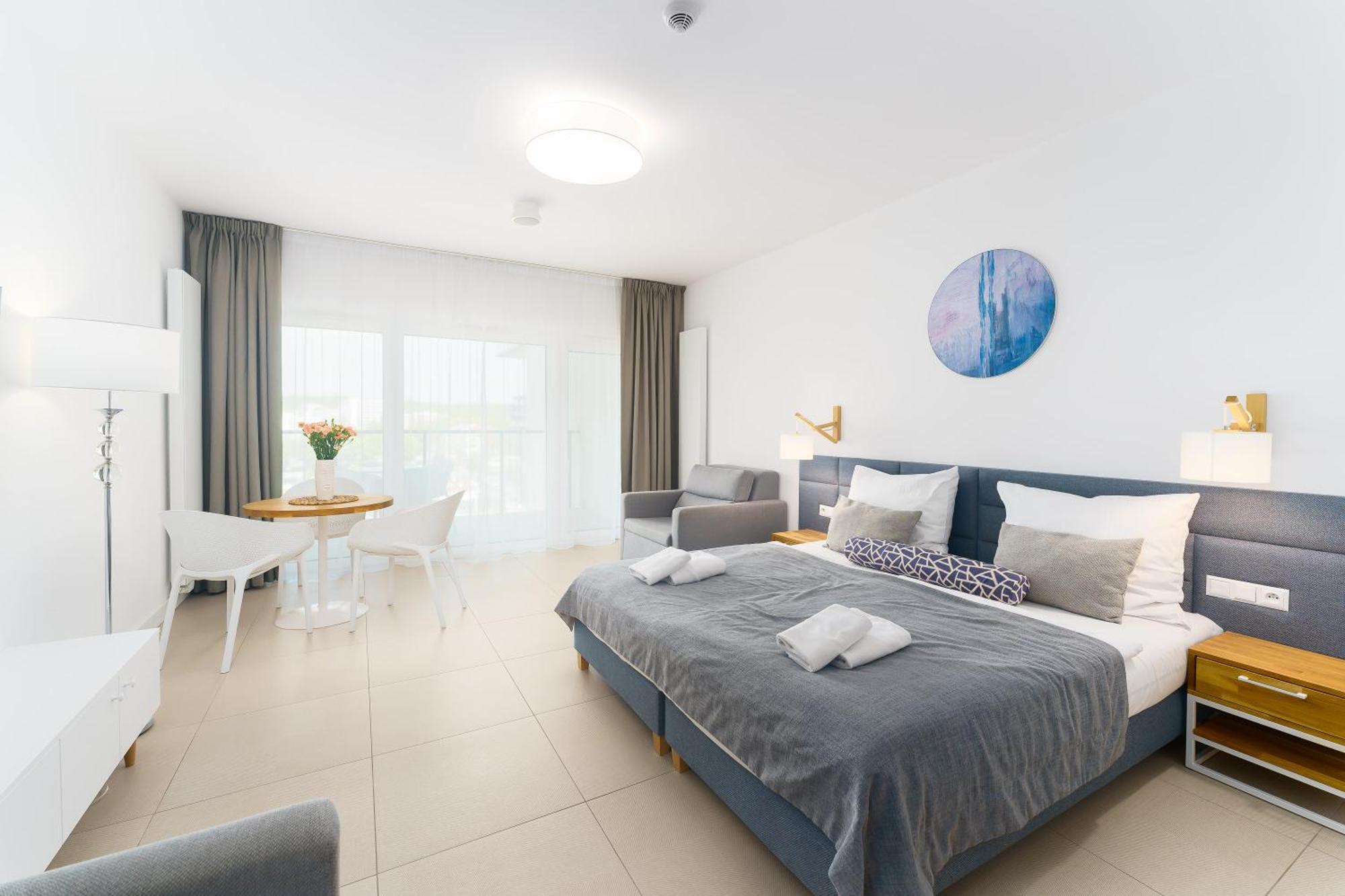 Aquamarina Prima Deluxe Studios With Sea View By Noclegi Renters Мендзиздрое Екстериор снимка