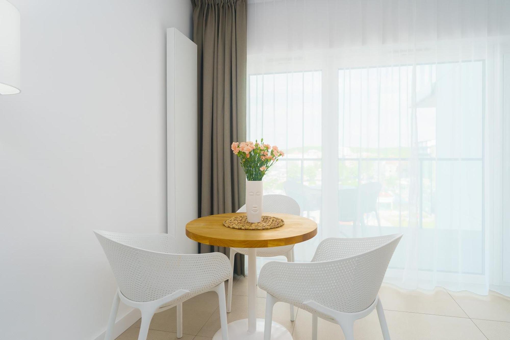 Aquamarina Prima Deluxe Studios With Sea View By Noclegi Renters Мендзиздрое Екстериор снимка