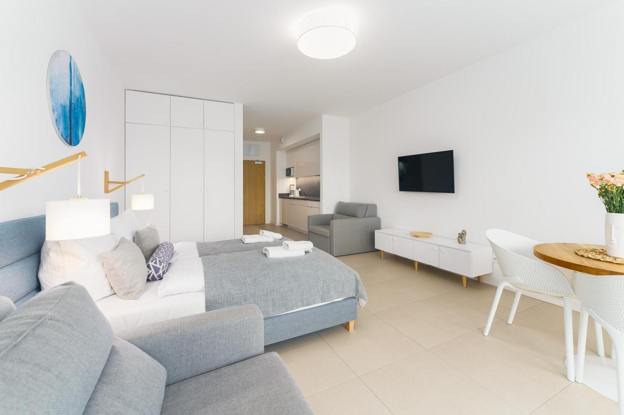 Aquamarina Prima Deluxe Studios With Sea View By Noclegi Renters Мендзиздрое Екстериор снимка