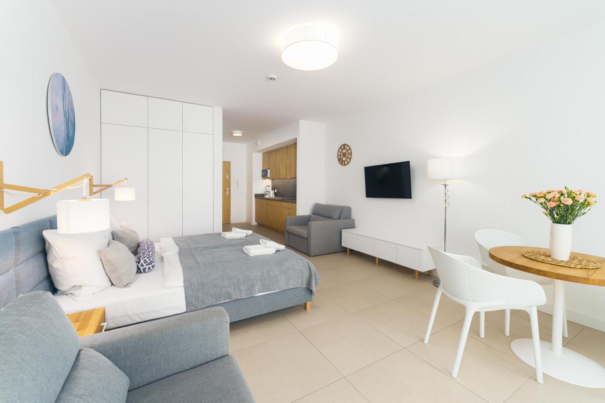 Aquamarina Prima Deluxe Studios With Sea View By Noclegi Renters Мендзиздрое Екстериор снимка
