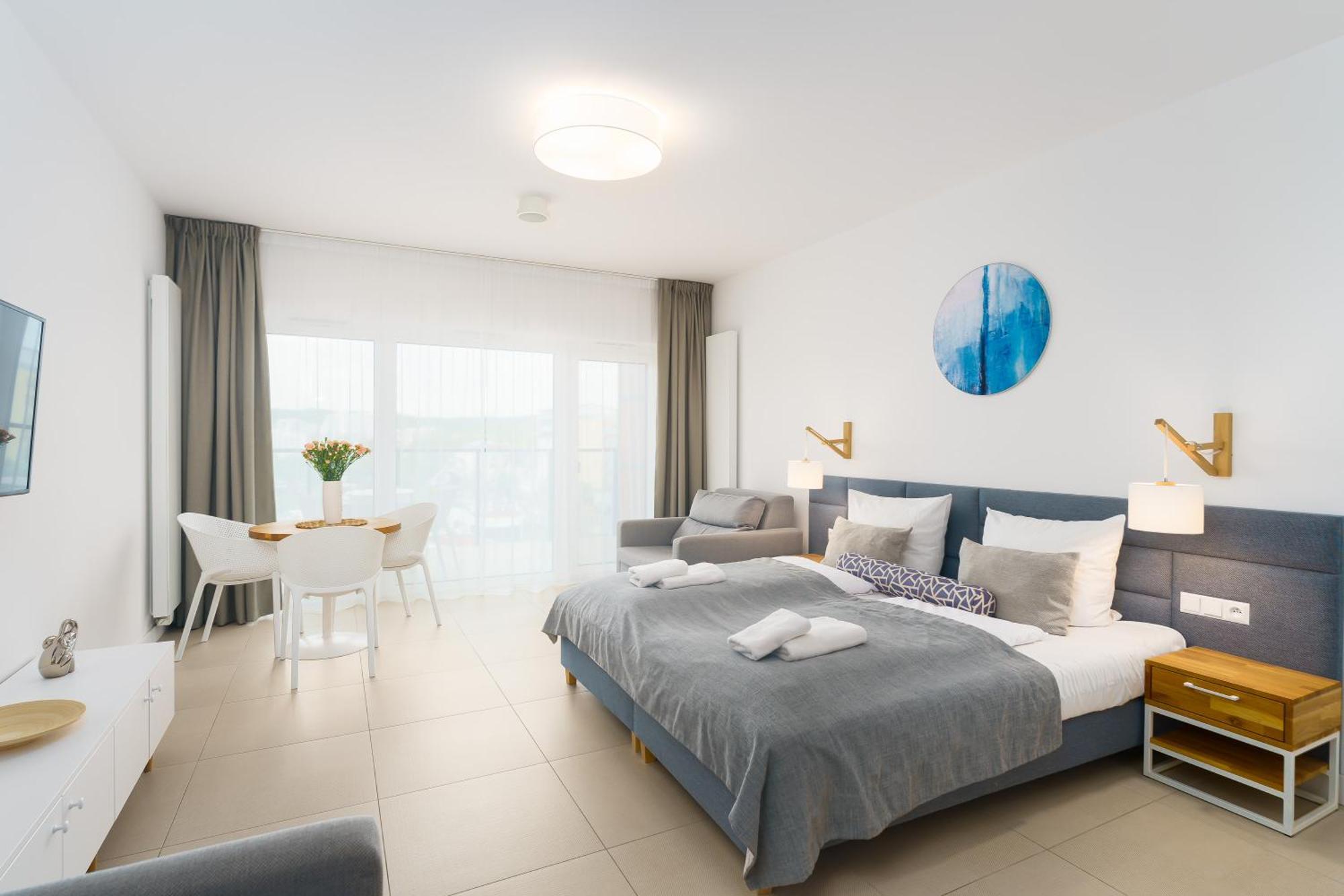 Aquamarina Prima Deluxe Studios With Sea View By Noclegi Renters Мендзиздрое Екстериор снимка