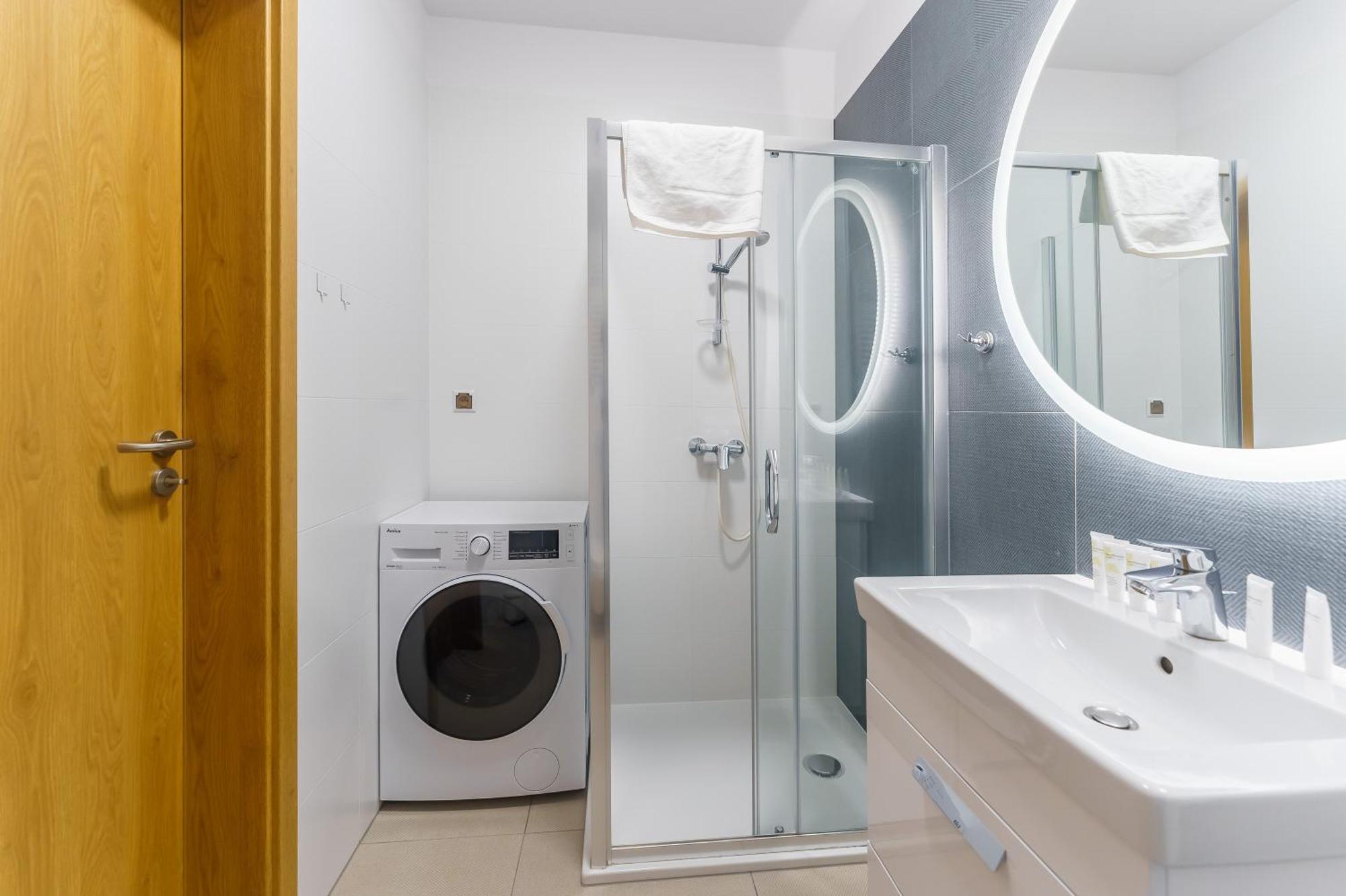 Aquamarina Prima Deluxe Studios With Sea View By Noclegi Renters Мендзиздрое Екстериор снимка
