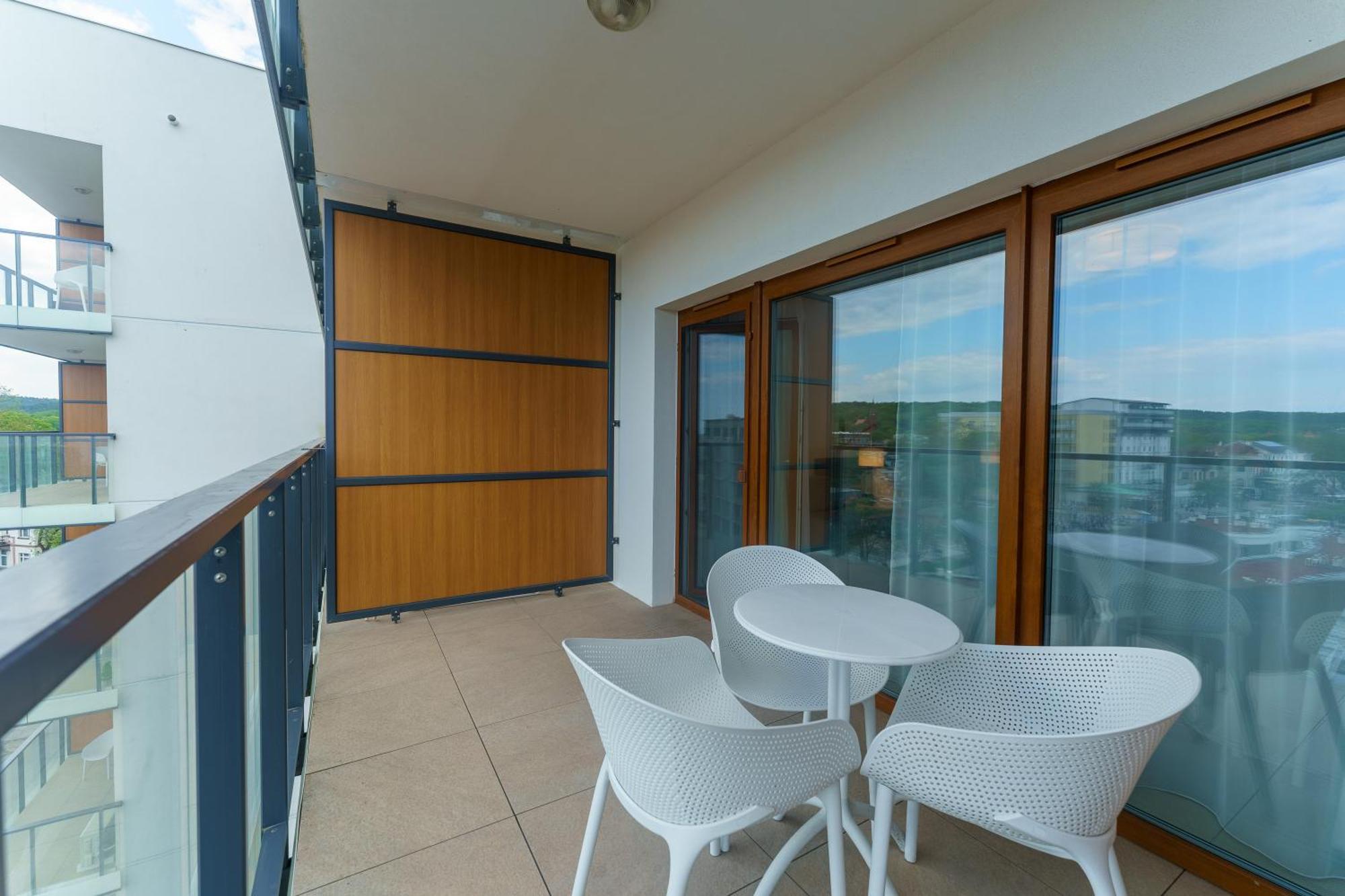 Aquamarina Prima Deluxe Studios With Sea View By Noclegi Renters Мендзиздрое Екстериор снимка