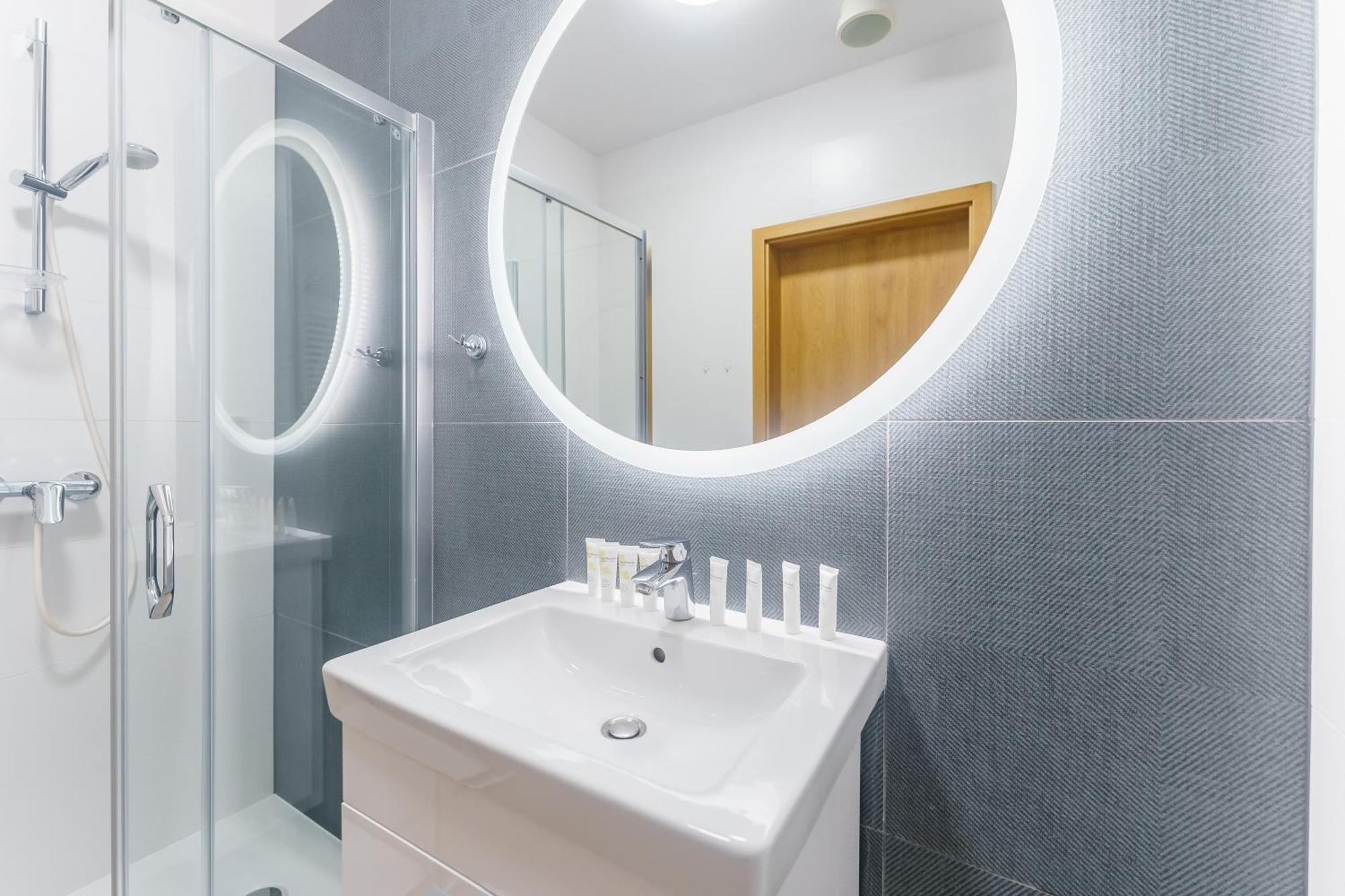 Aquamarina Prima Deluxe Studios With Sea View By Noclegi Renters Мендзиздрое Екстериор снимка
